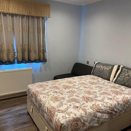 Ruislip Guest House Екстер'єр фото